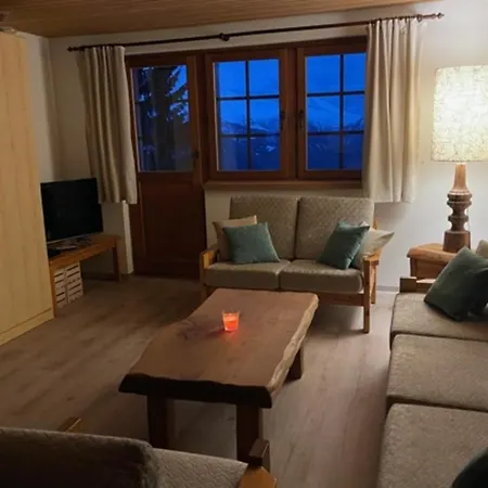 Vieux Valais Rustikal شقة
